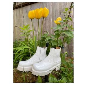 John Fluevog Chelsea Boot